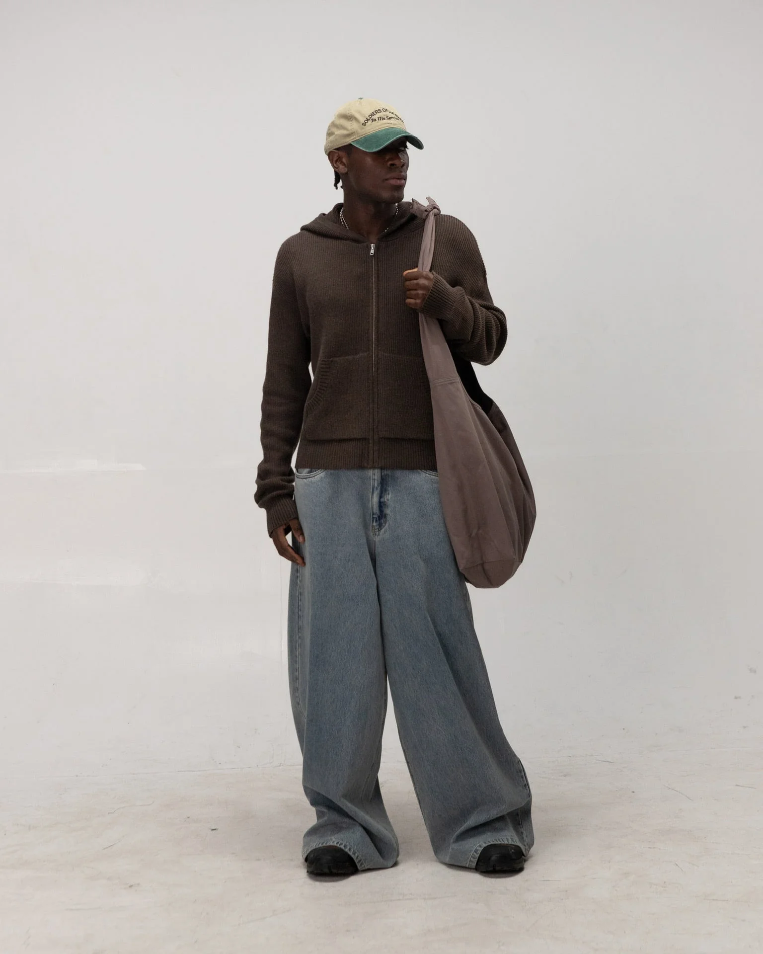 "COFFEE" CABLE KNIT CROPPED ZIP HOODIE - Image 2