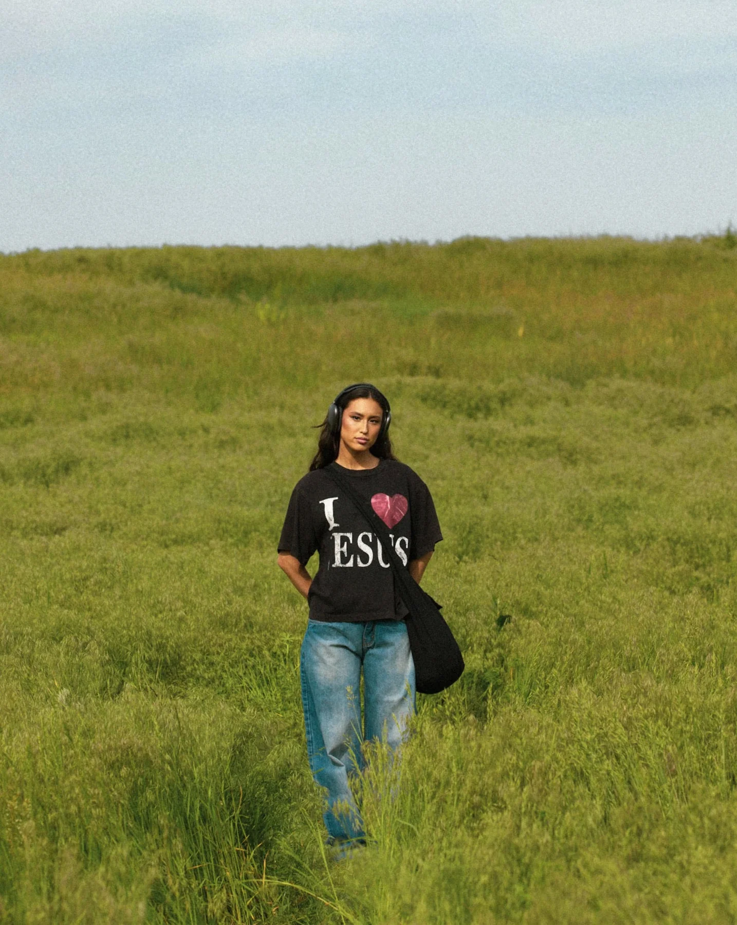 "I LOVE JESUS" CROPPED HEAVY TEE - Image 2
