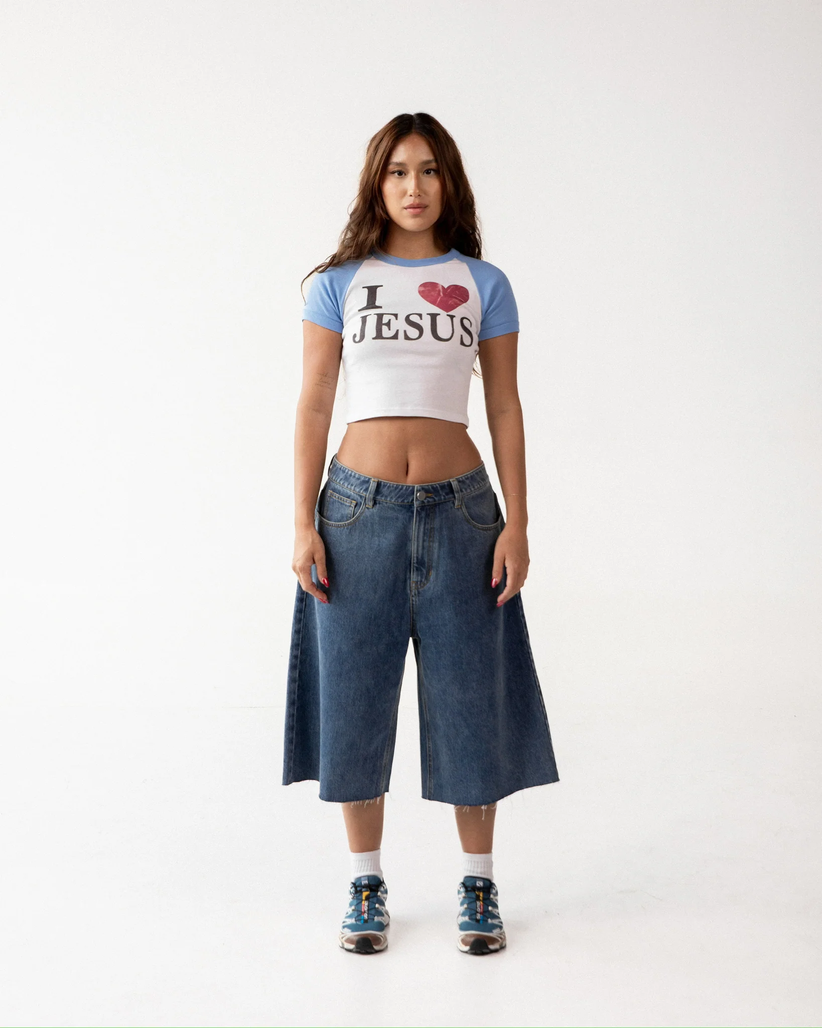 "I <3 JESUS" RAGLAN BABY TEE - Image 2