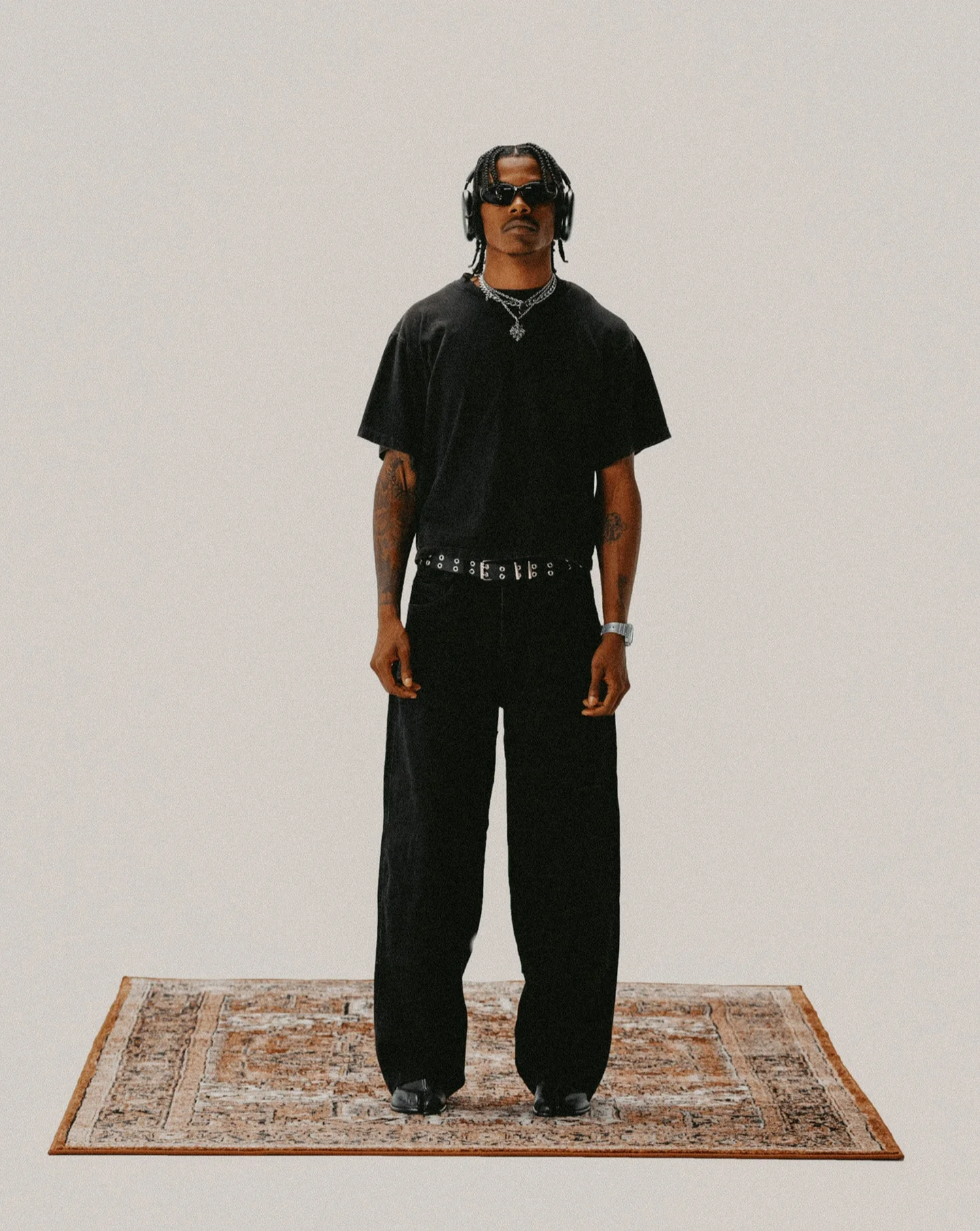 "NOIR" CROPPED TEE - Image 2
