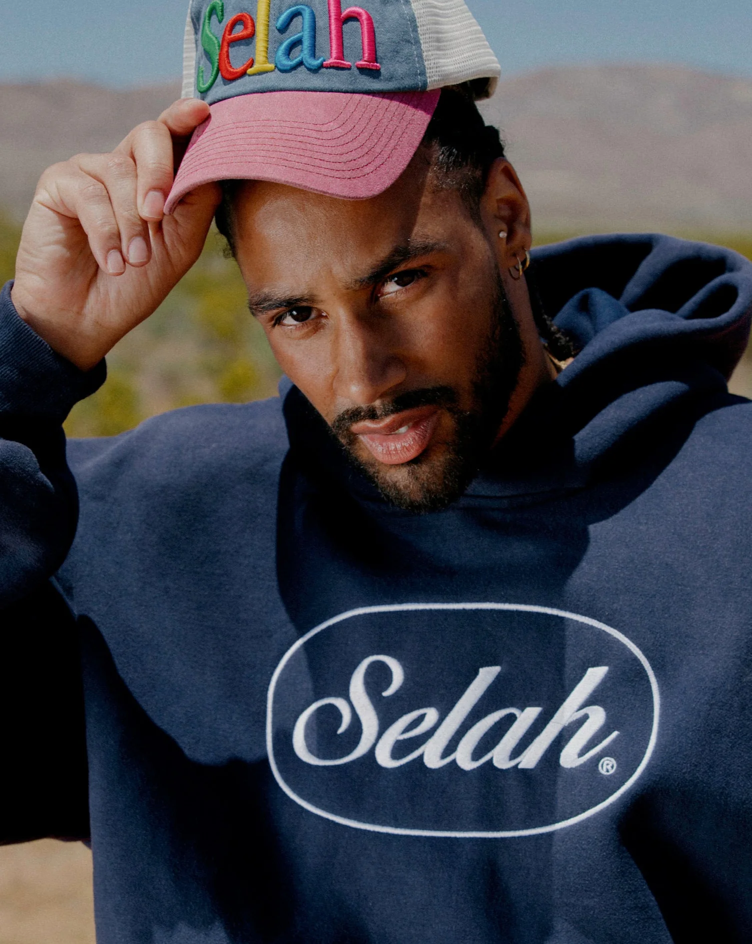 "SCRIPT" PREMIUM HOODIE - Image 3