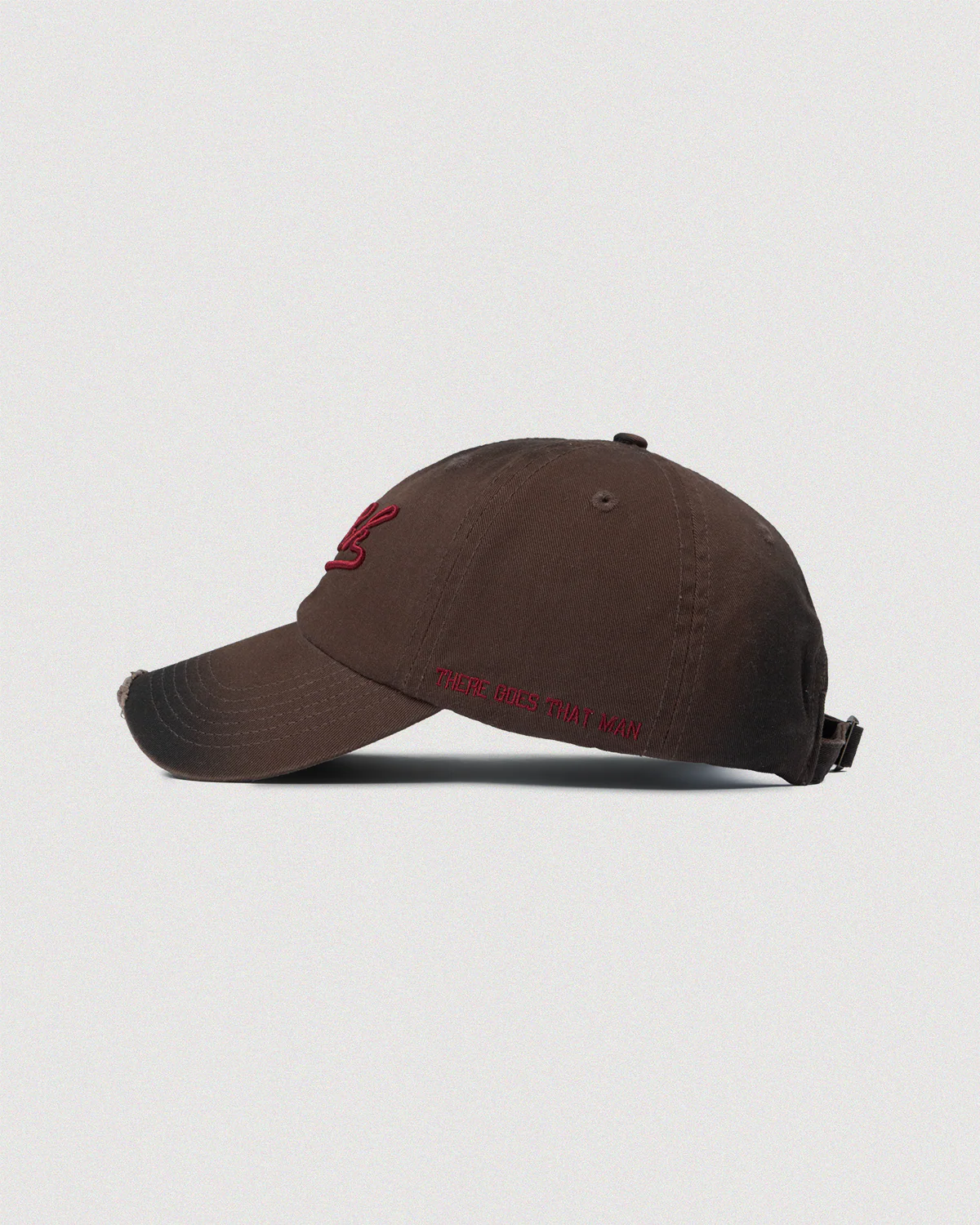 "THERE GOES THAT MAN" AGED DAD HAT - Image 3