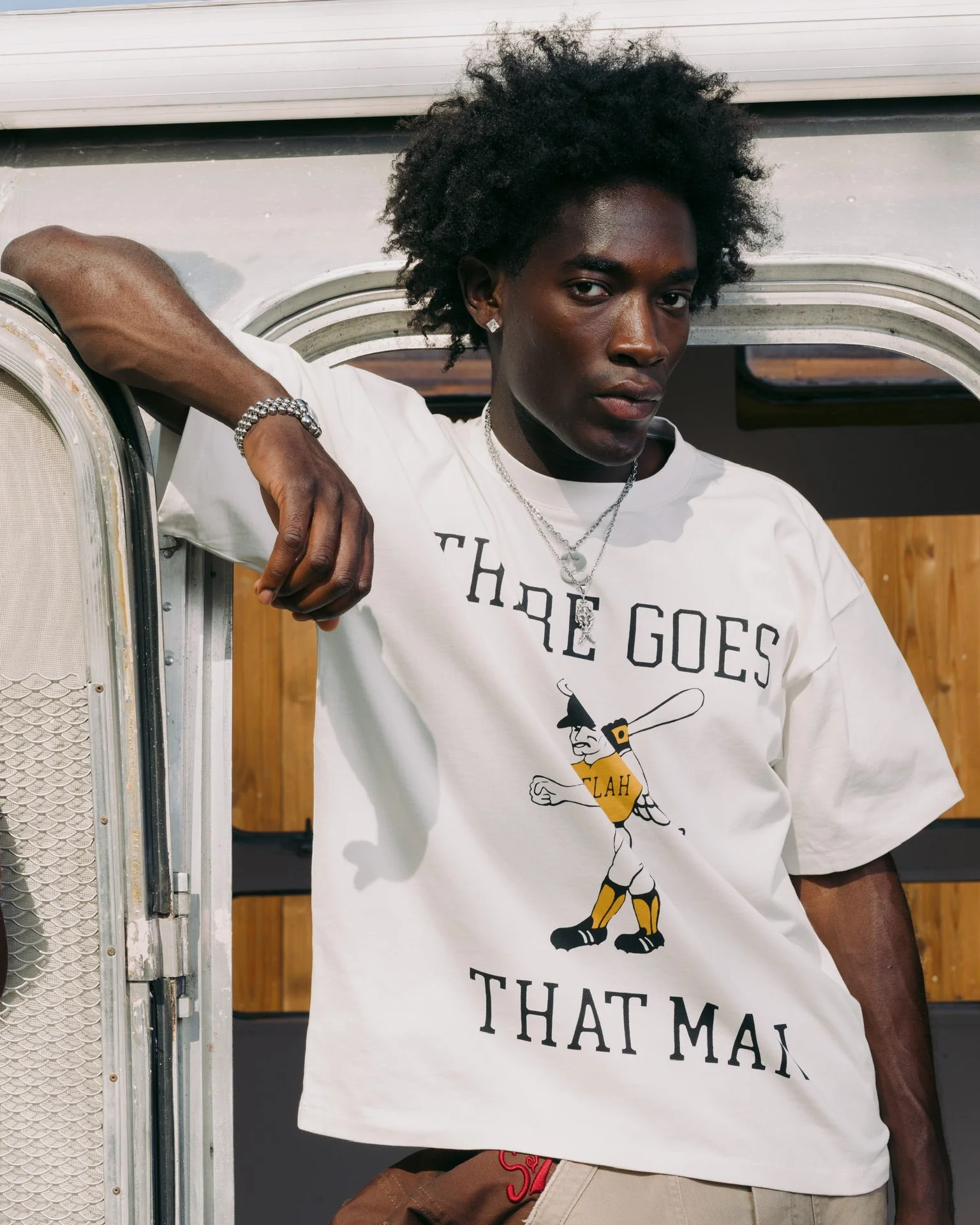 "THERE GOES THAT MAN" TEE - Image 2